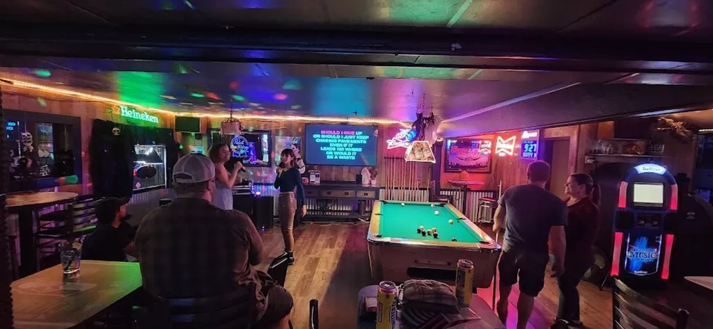 Alibi Bar | Play pool in Grants Pass, OR | ChalkySticks - Find, Play ...