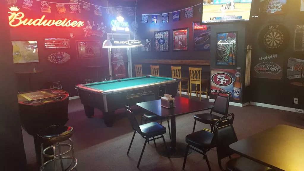 Quackers Fire Grill and Bar | Play pool in Chico, CA | ChalkySticks ...