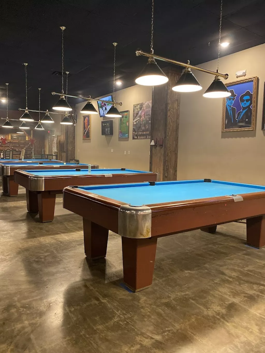 Plucker's Wing Bar | Play pool in Killeen, TX | ChalkySticks - Find ...
