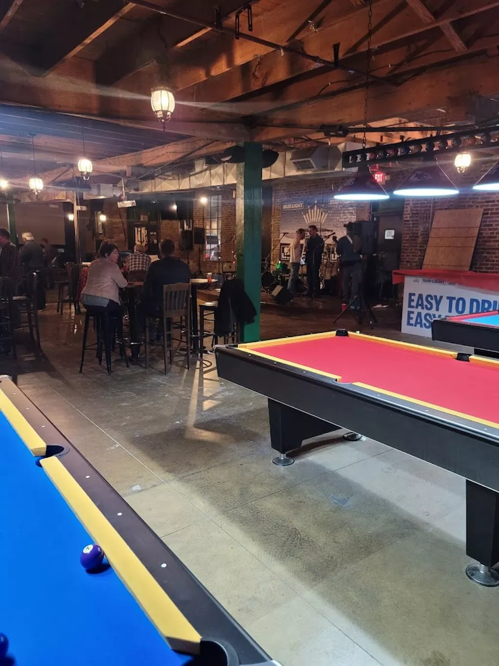 Mix Ultralounge | Play pool in Springfield, MO | ChalkySticks - Find ...