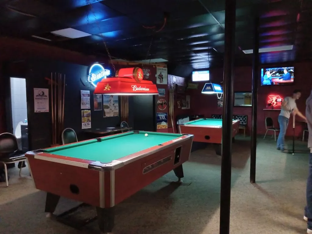 Ball Pool Springfield's Mix Ultralounge | Play pool in Springfield, MO | ChalkySticks - Find ...