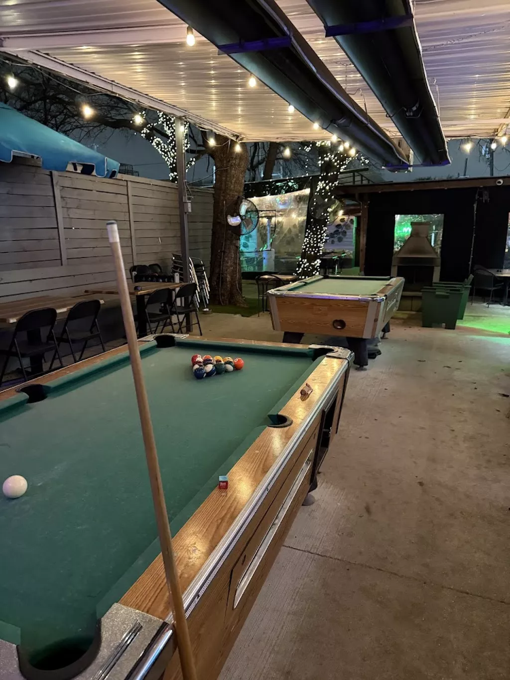 JR's Bar & Grill | Play pool in Dallas, TX | ChalkySticks - Find, Play ...