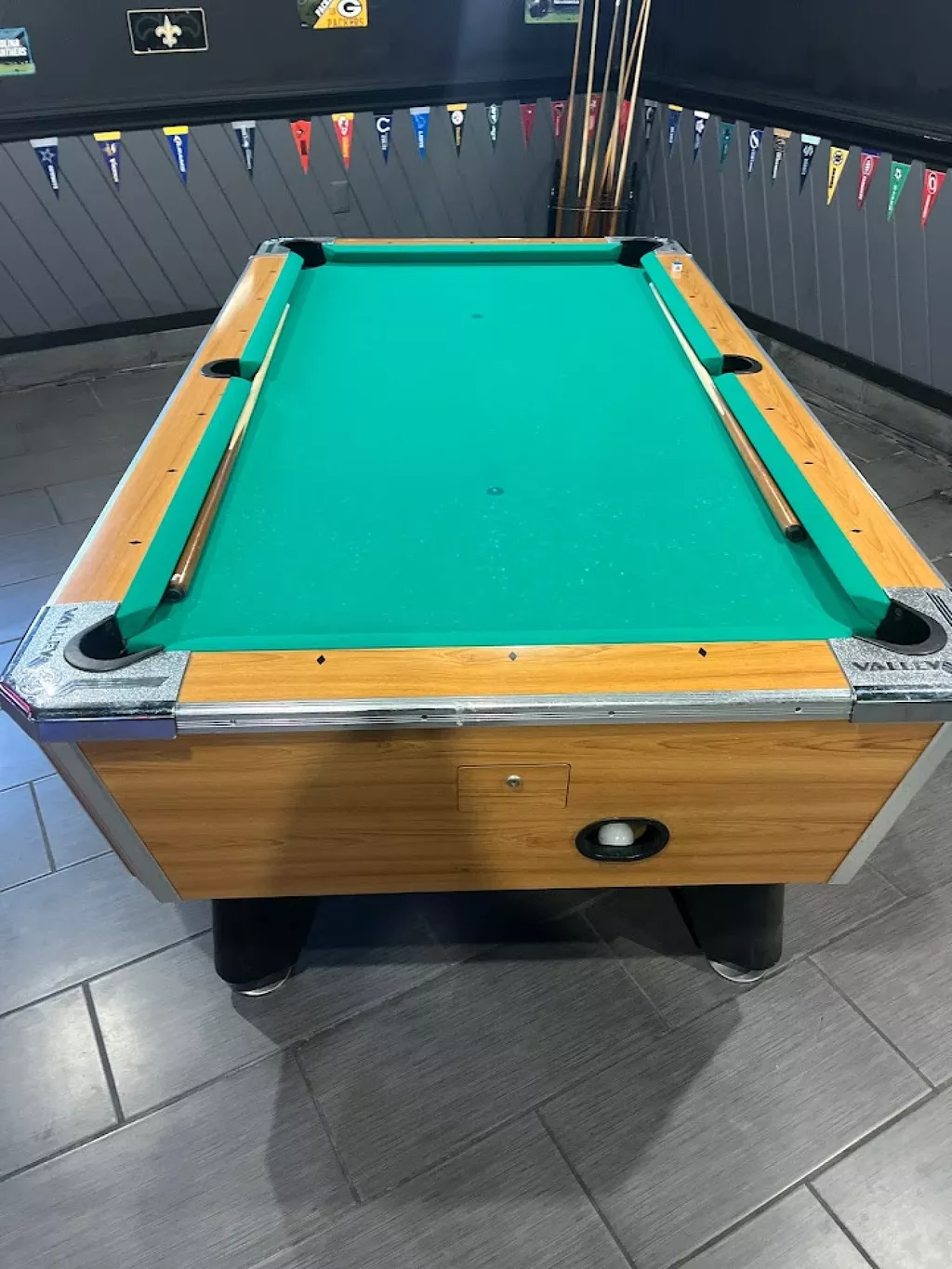 Gametime Sportzbar | Play pool in Westville, NJ | ChalkySticks