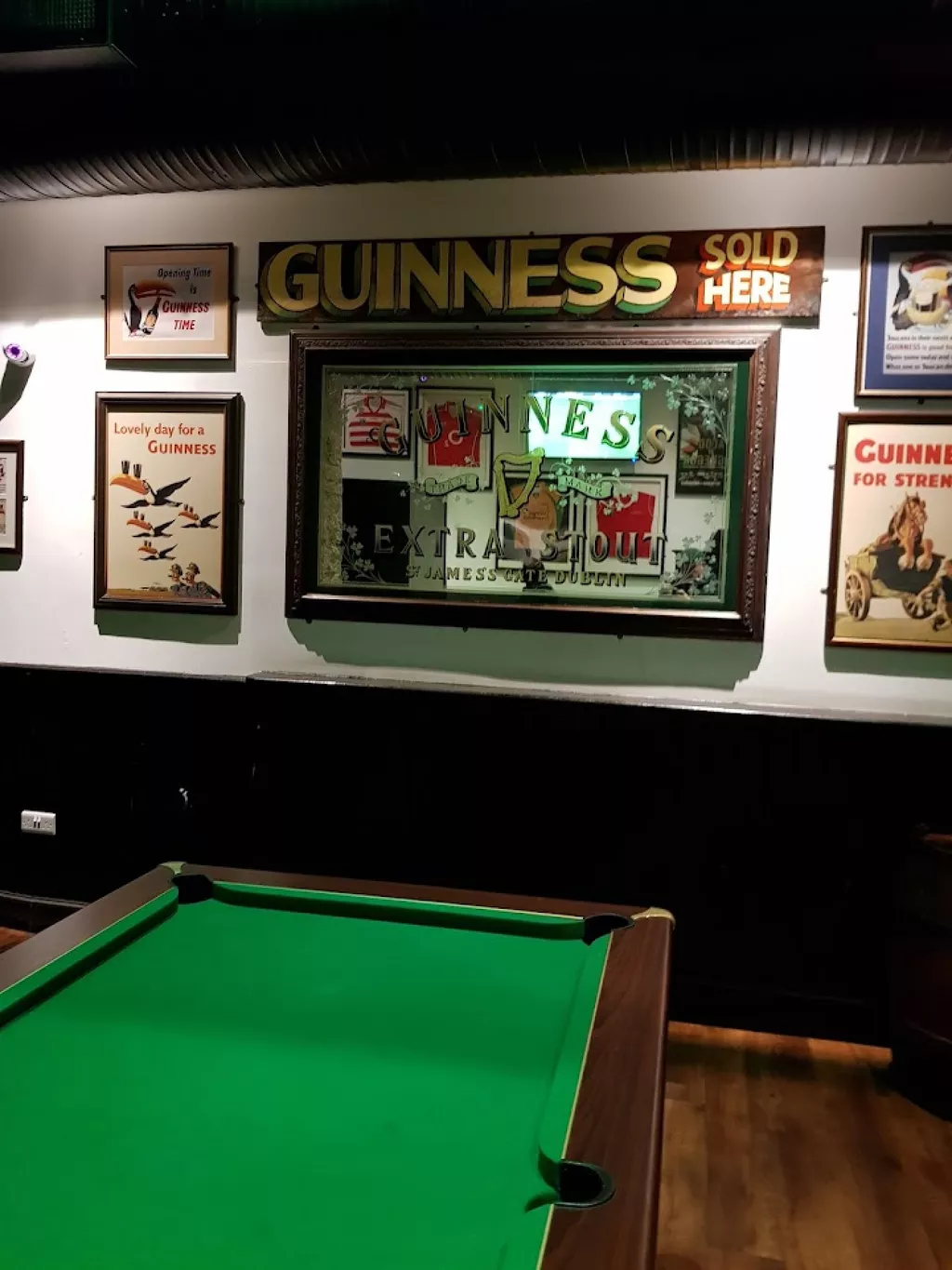 Roxy Lanes Edinburgh Rose Street | Play pool in Edinburgh, Scotland ...
