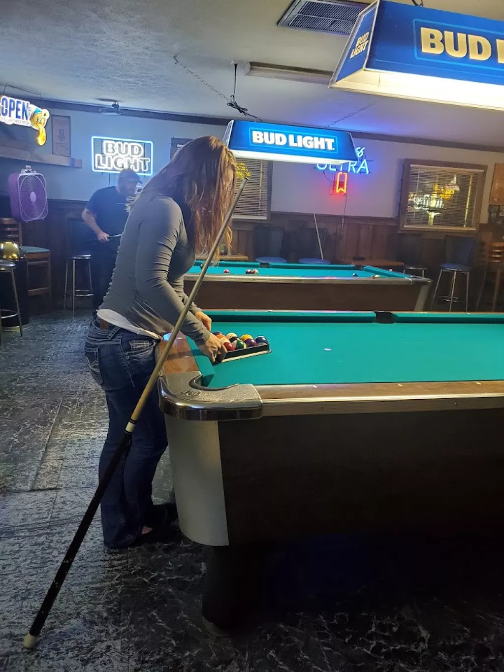 J and J's Lounge | Play pool in Jefferson City, TN | ChalkySticks ...