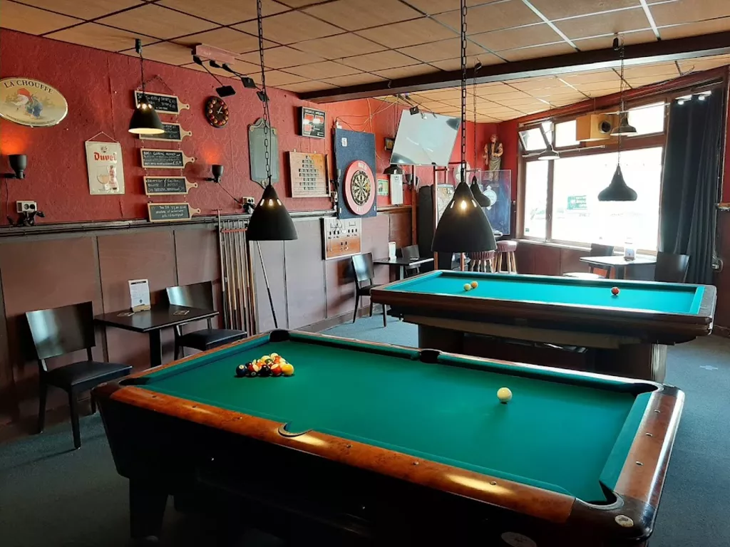 Ozebi | Snooker & Pool | Play pool in Utrecht, UT | ChalkySticks - Find ...