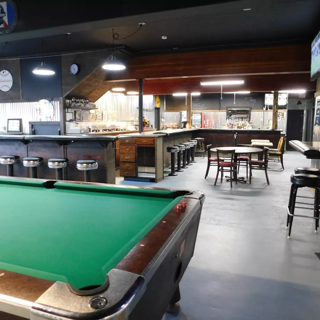 Parkway Tavern | Play pool in Aberdeen, WA | ChalkySticks - Find, Play ...
