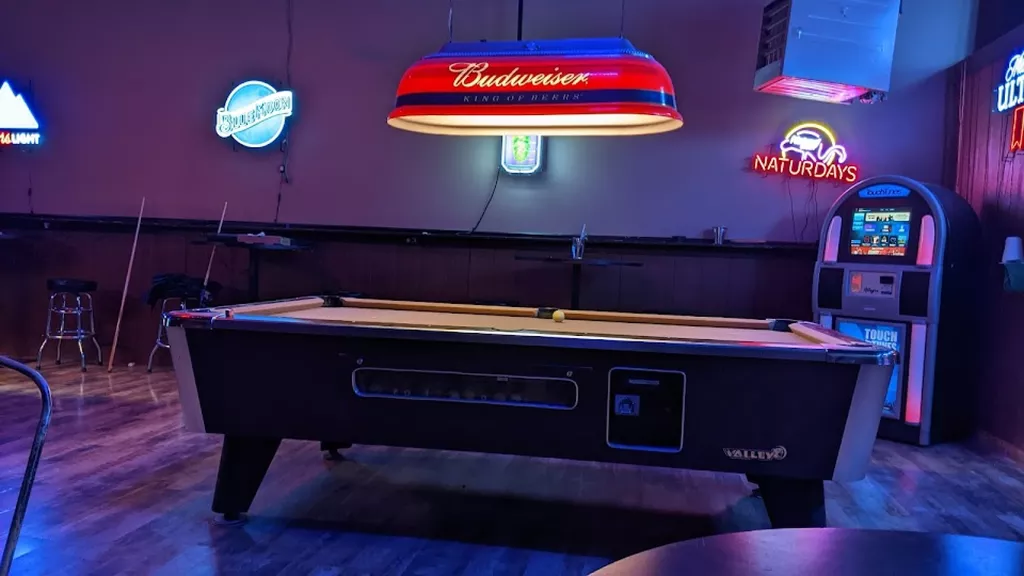 Triangle Bar | Play pool in Mount Pleasant, UT | ChalkySticks - Find ...