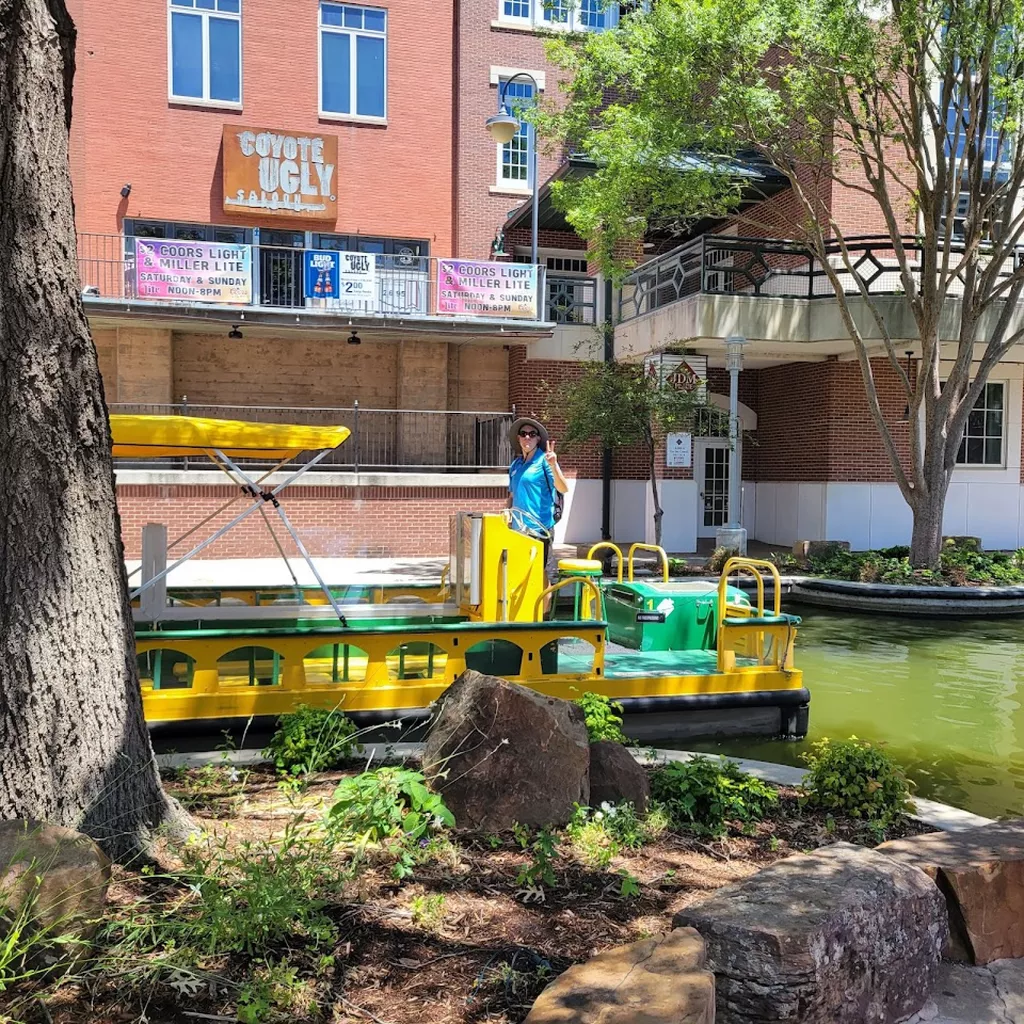 Brickopolis Entertainment | Play pool in Oklahoma City, OK