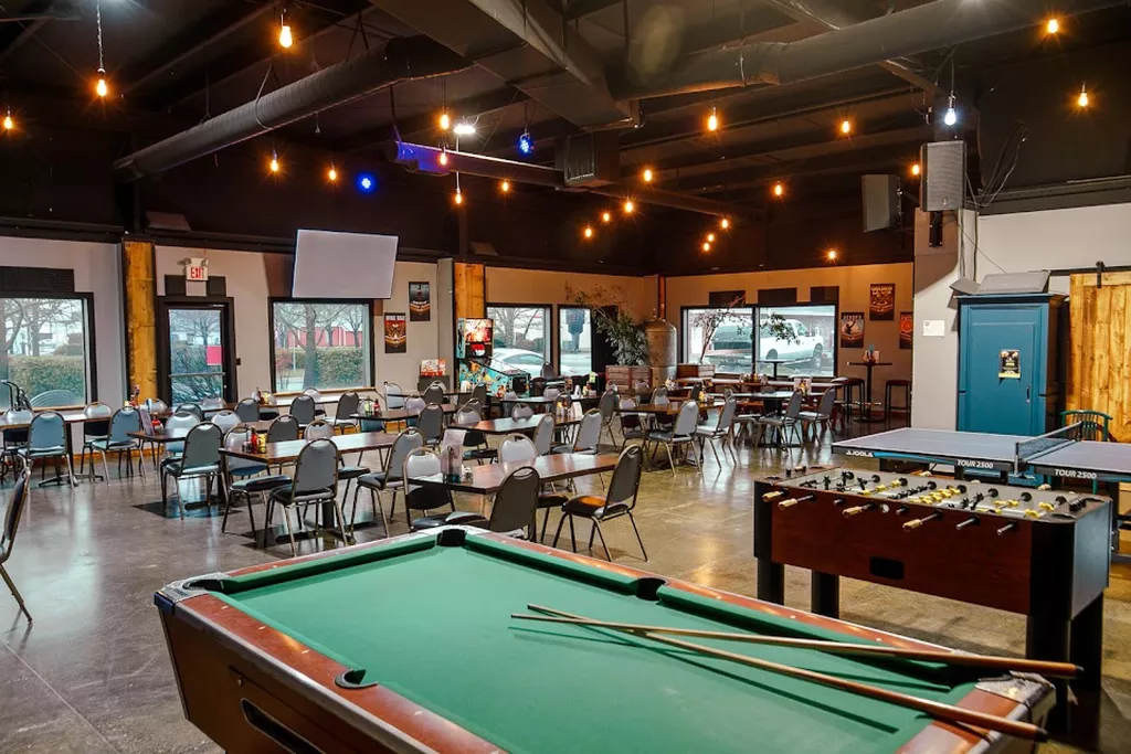 Alibi Bar | Play pool in Grants Pass, OR | ChalkySticks - Find, Play ...