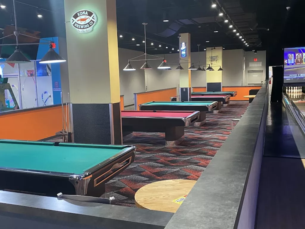 Round1 Bowling & Arcade Vancouver Mall | Play pool in Vancouver, WA ...