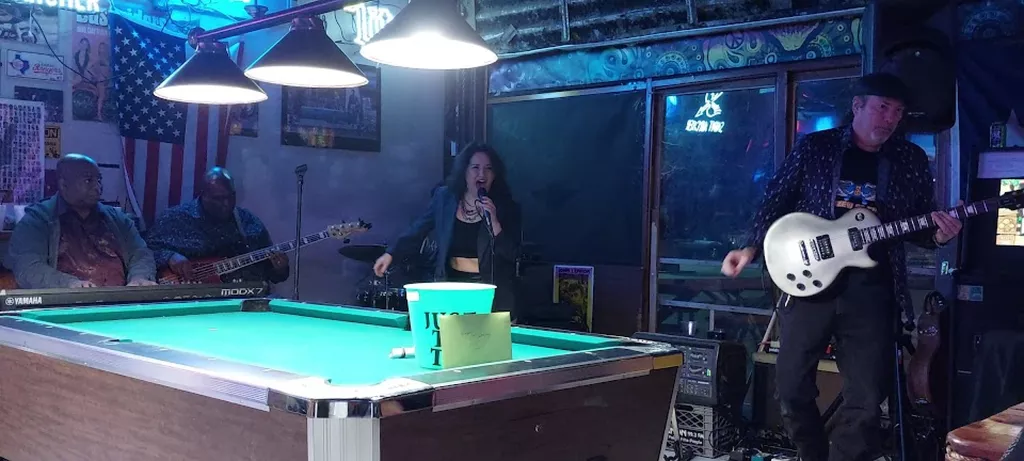 The Ivy Tavern | Play pool in Dallas, TX | ChalkySticks - Find, Play ...