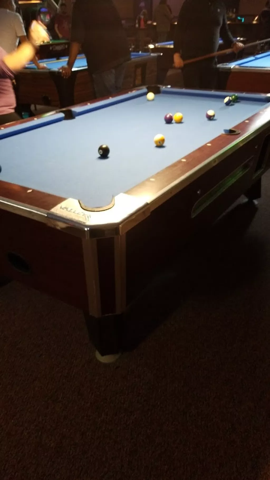 Que Ball Billiards & Bar | Play pool in Bridgeview, IL | ChalkySticks ...