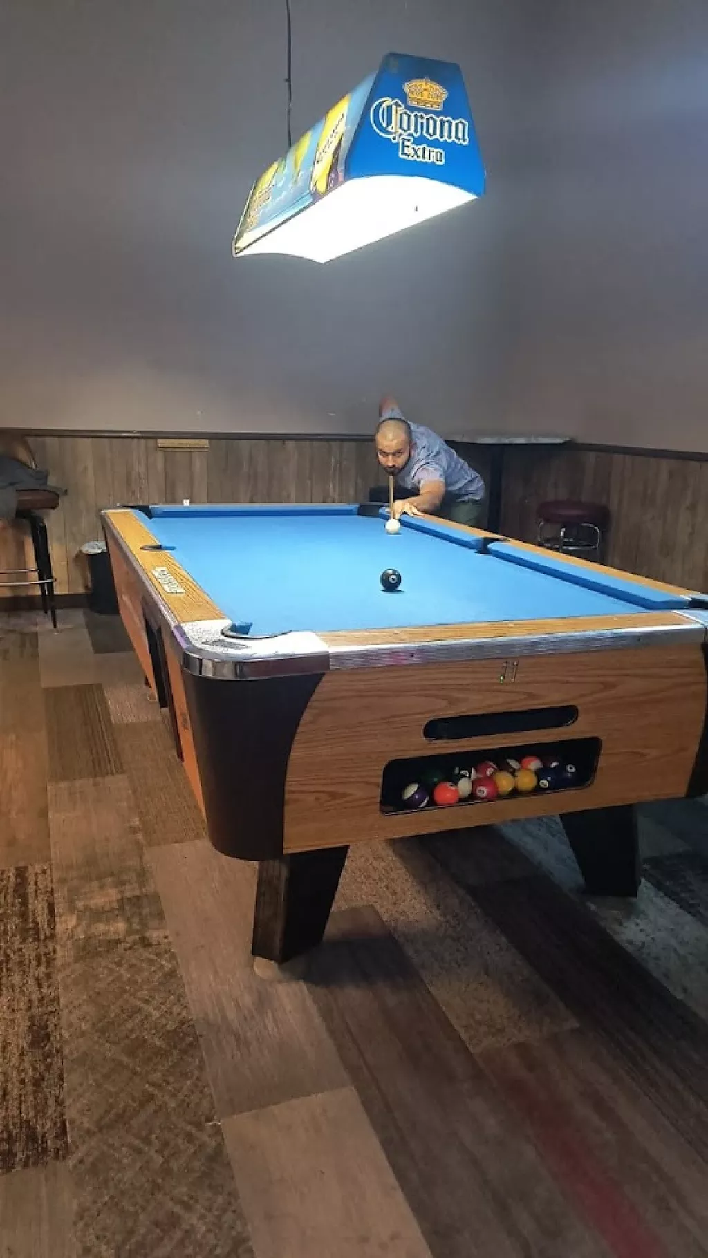 Que Ball Billiards & Bar | Play pool in Bridgeview, IL | ChalkySticks ...