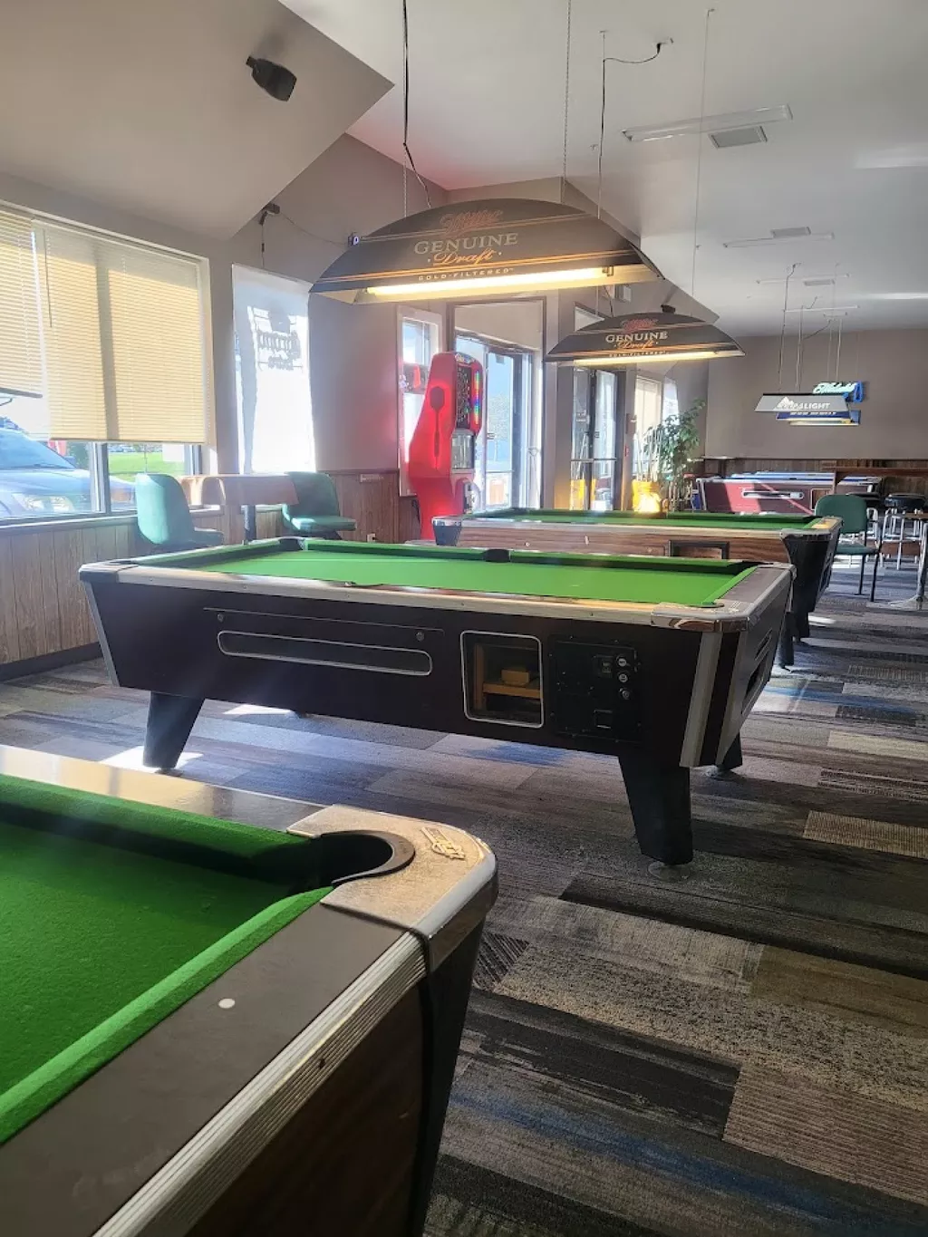 Que Ball Billiards & Bar | Play pool in Bridgeview, IL | ChalkySticks ...