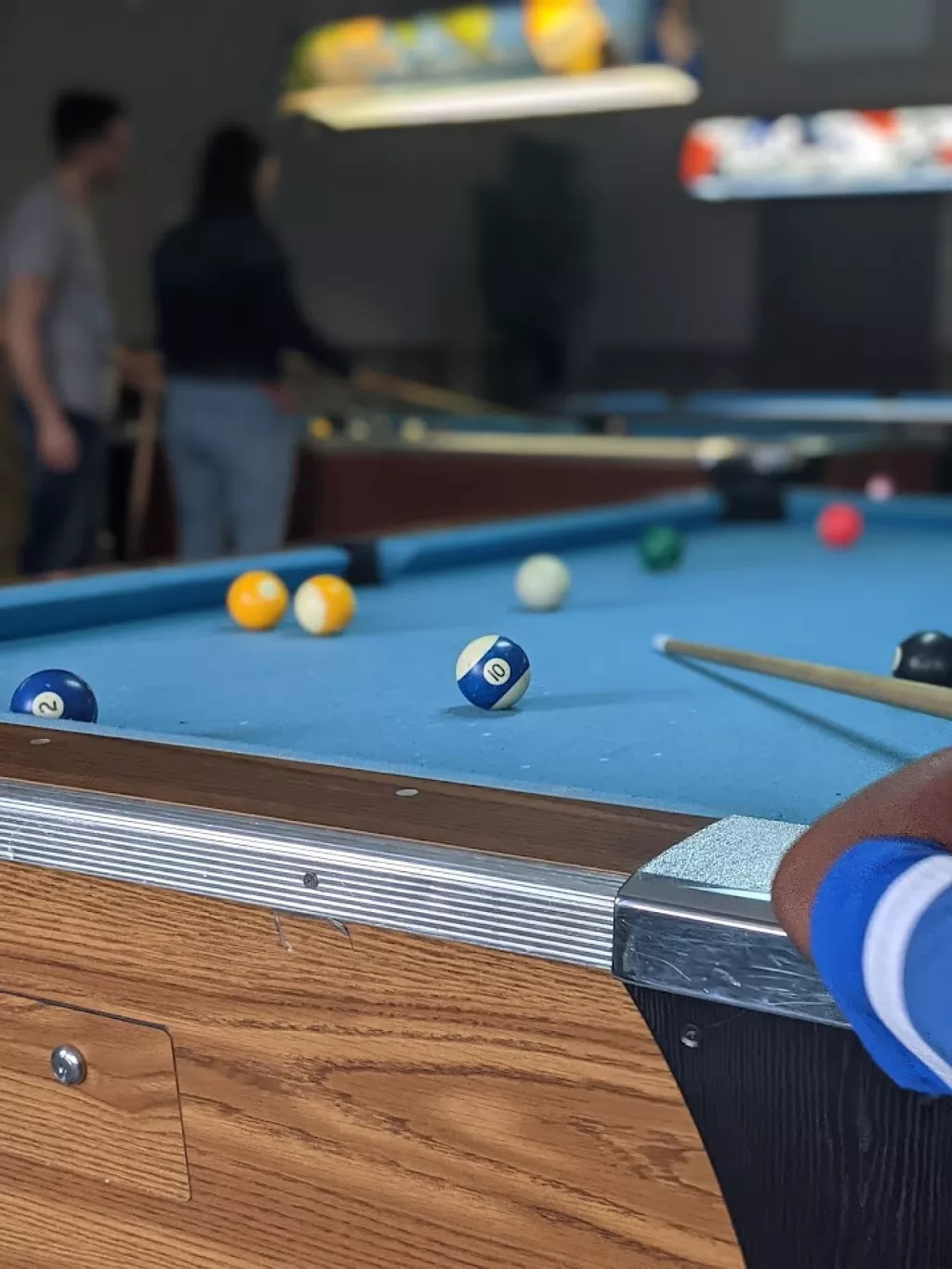 Que Ball Billiards & Bar | Play pool in Bridgeview, IL | ChalkySticks ...