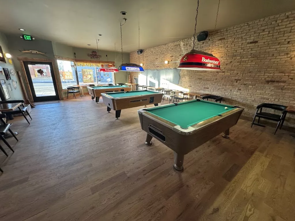 Star Bar | Play pool in Saint Anthony, ID | ChalkySticks