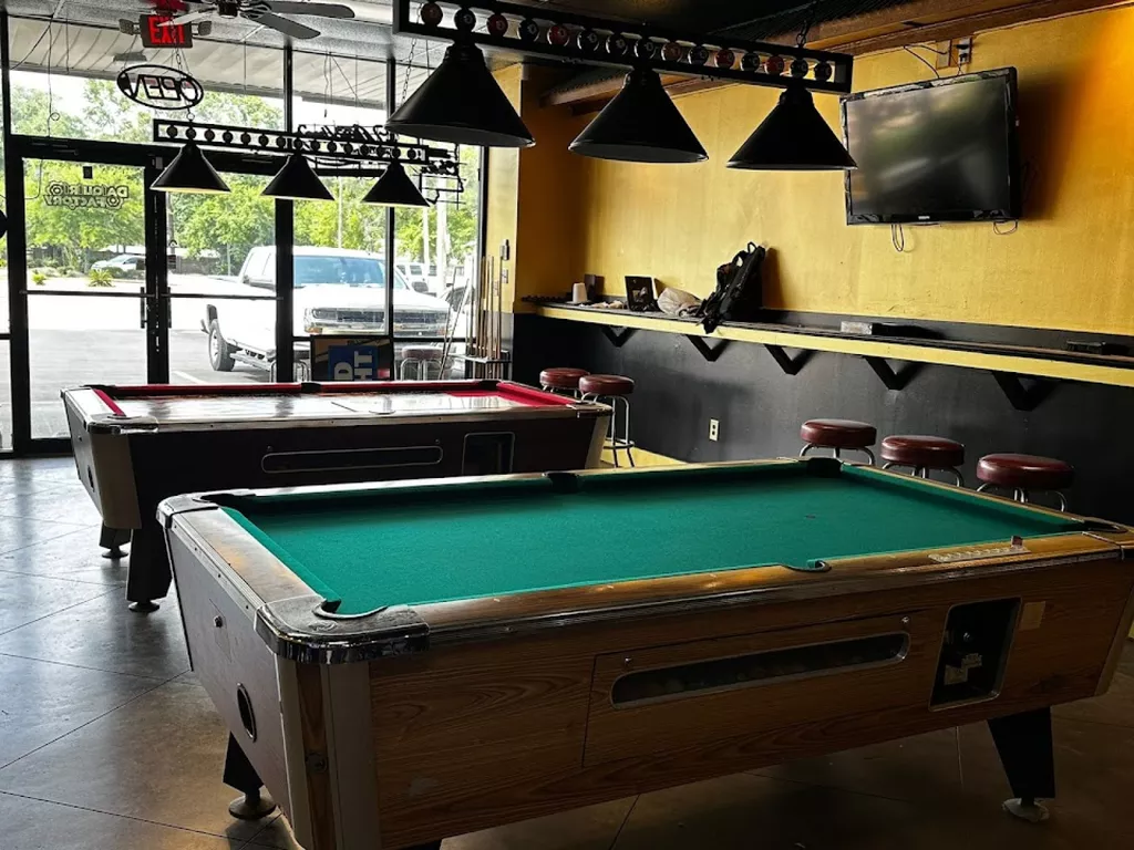 DAIQUIRI FACTORY BAR & LOUNGE | Play pool in Ocean Springs, MS