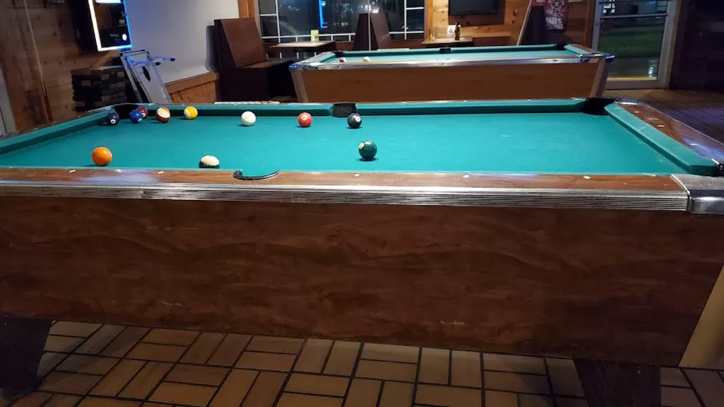 Legends Pinhook | Play pool in Lafayette, LA | ChalkySticks - Find ...