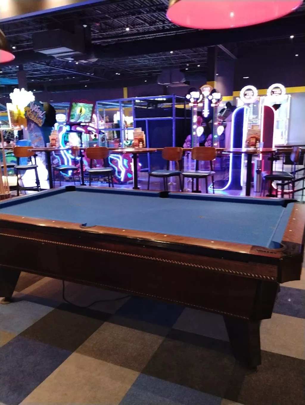 Chips & Salsa Sports Bar & Grill | Play pool in Huntsville, AL ...