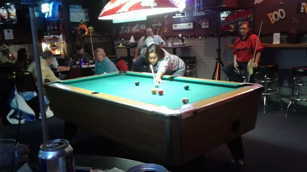 The Slippery Pickle | Play pool in Waterloo, IA | ChalkySticks - Find ...