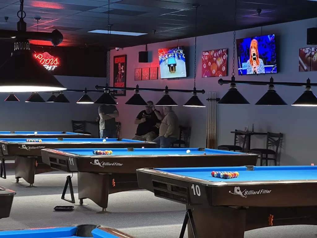 Brown's Billiards | Play pool in Holly Hill, FL | ChalkySticks