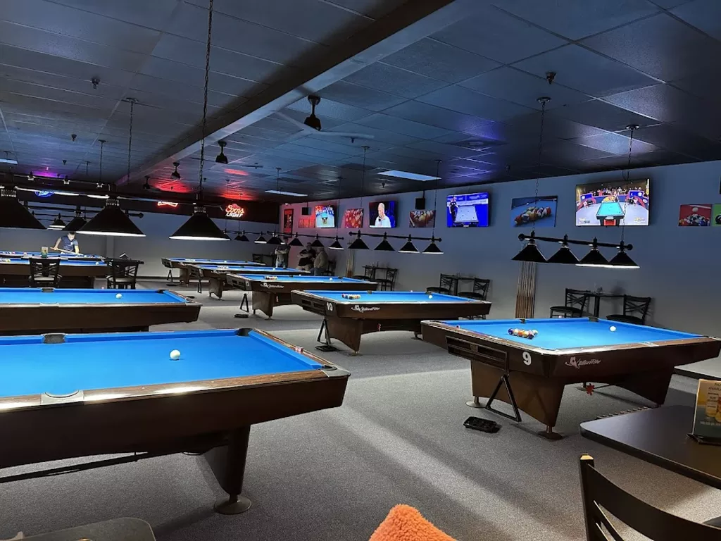 Brown's Billiards | Play pool in Holly Hill, FL | ChalkySticks