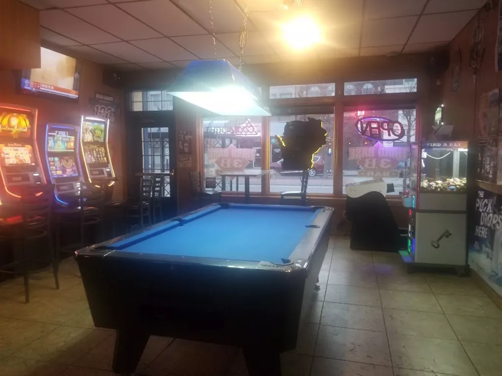 Alpine Bar & Lounge | Play pool in Duluth, MN | ChalkySticks - Find ...