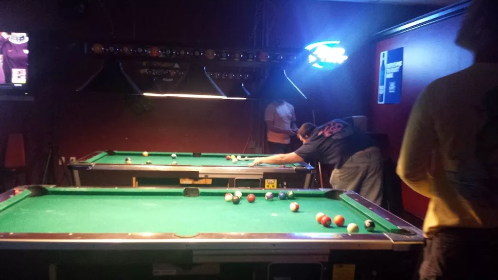 QuarterDeck Bar | Play pool in Long Beach, MS | ChalkySticks - Find ...