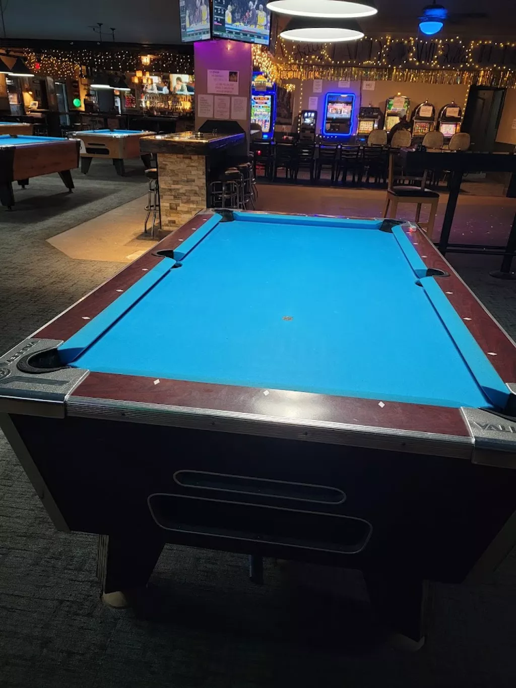 Racks Billiards Bar & Grill | Play pool in Seven Points, TX ...