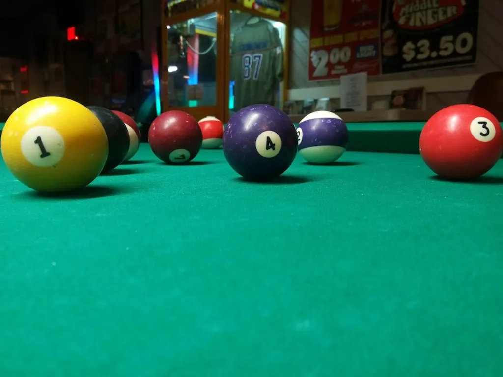 Duff's | Play pool in Columbia City, IN | ChalkySticks - Find, Play ...