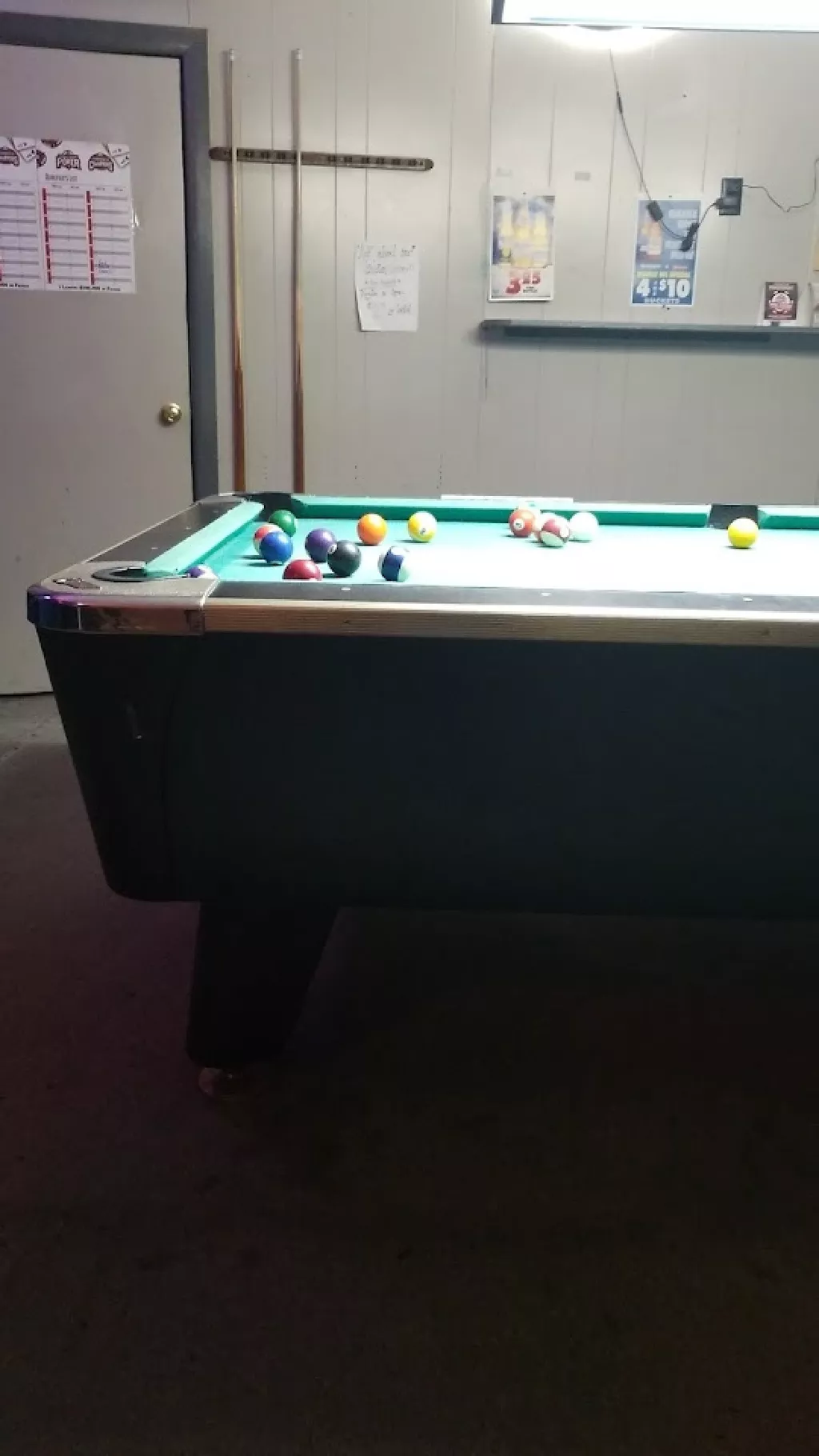 Duff's | Play pool in Columbia City, IN | ChalkySticks - Find, Play ...