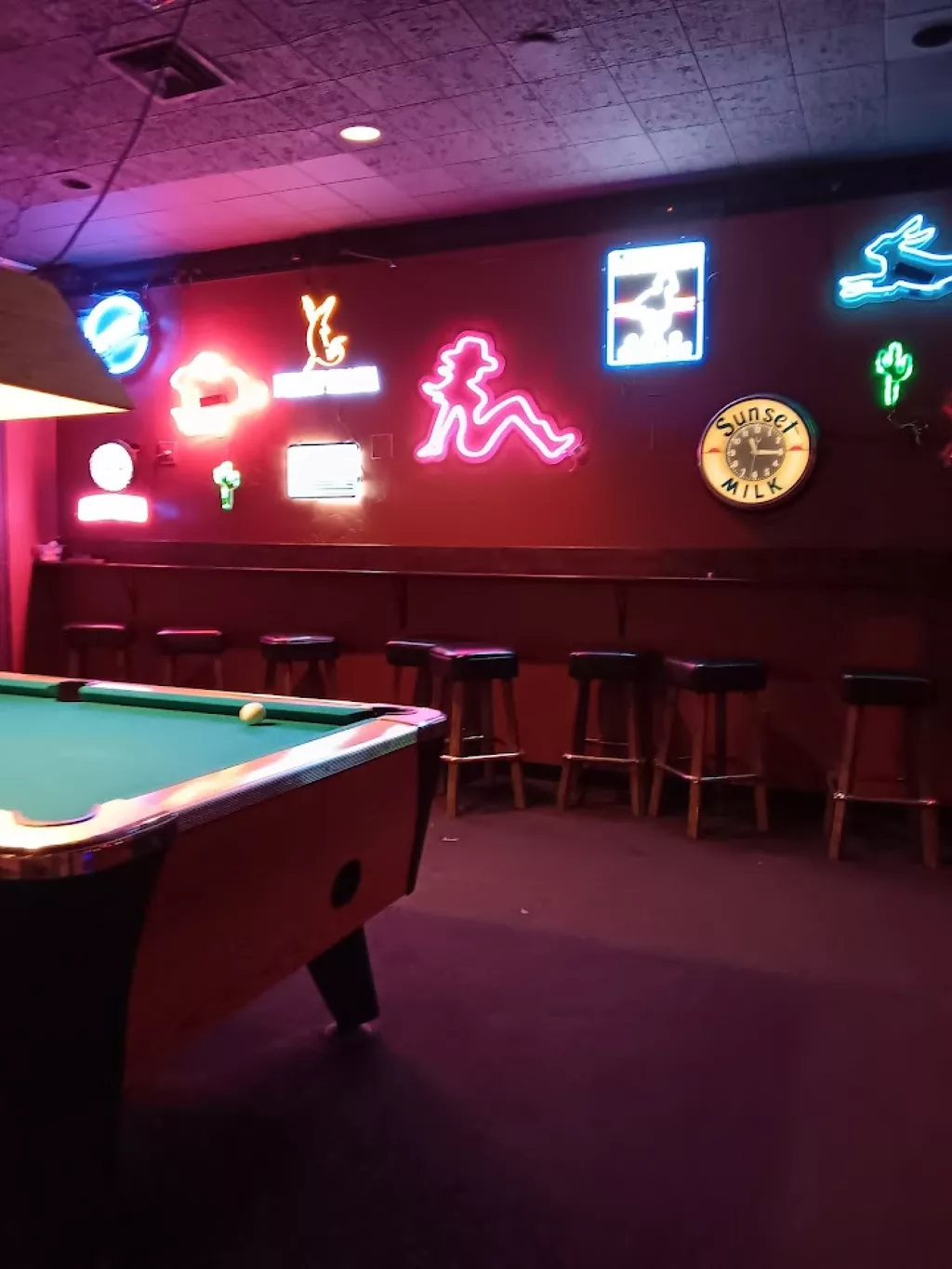 The Jackrabbit Lounge | Play pool in Tucson, AZ | ChalkySticks - Find ...