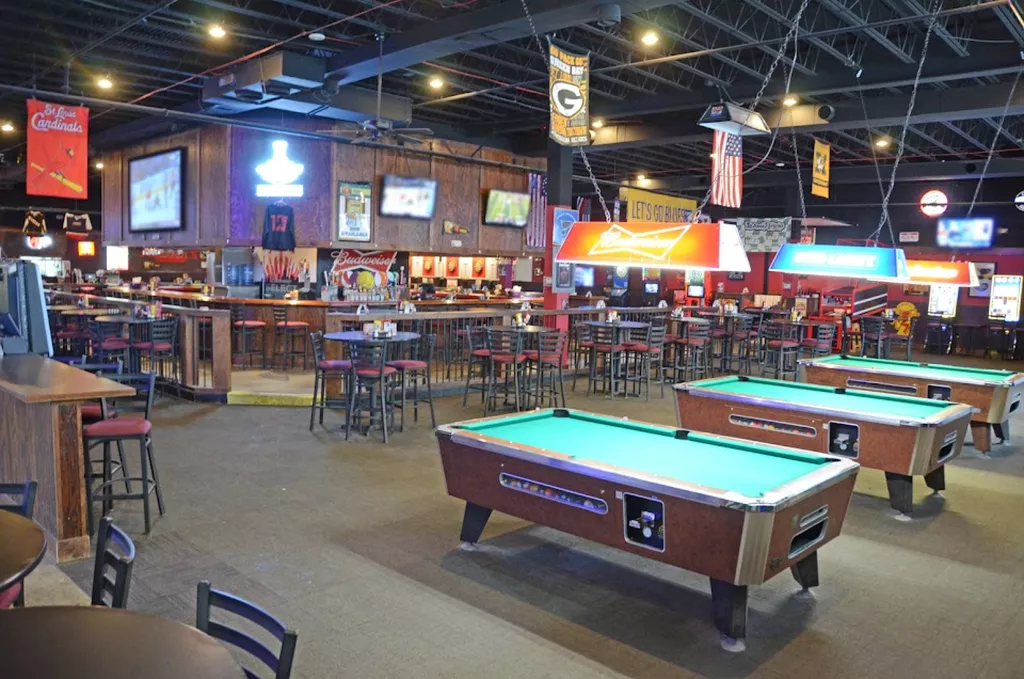 Top Shooters Sports Bar | Play pool in Columbia, IL | ChalkySticks ...