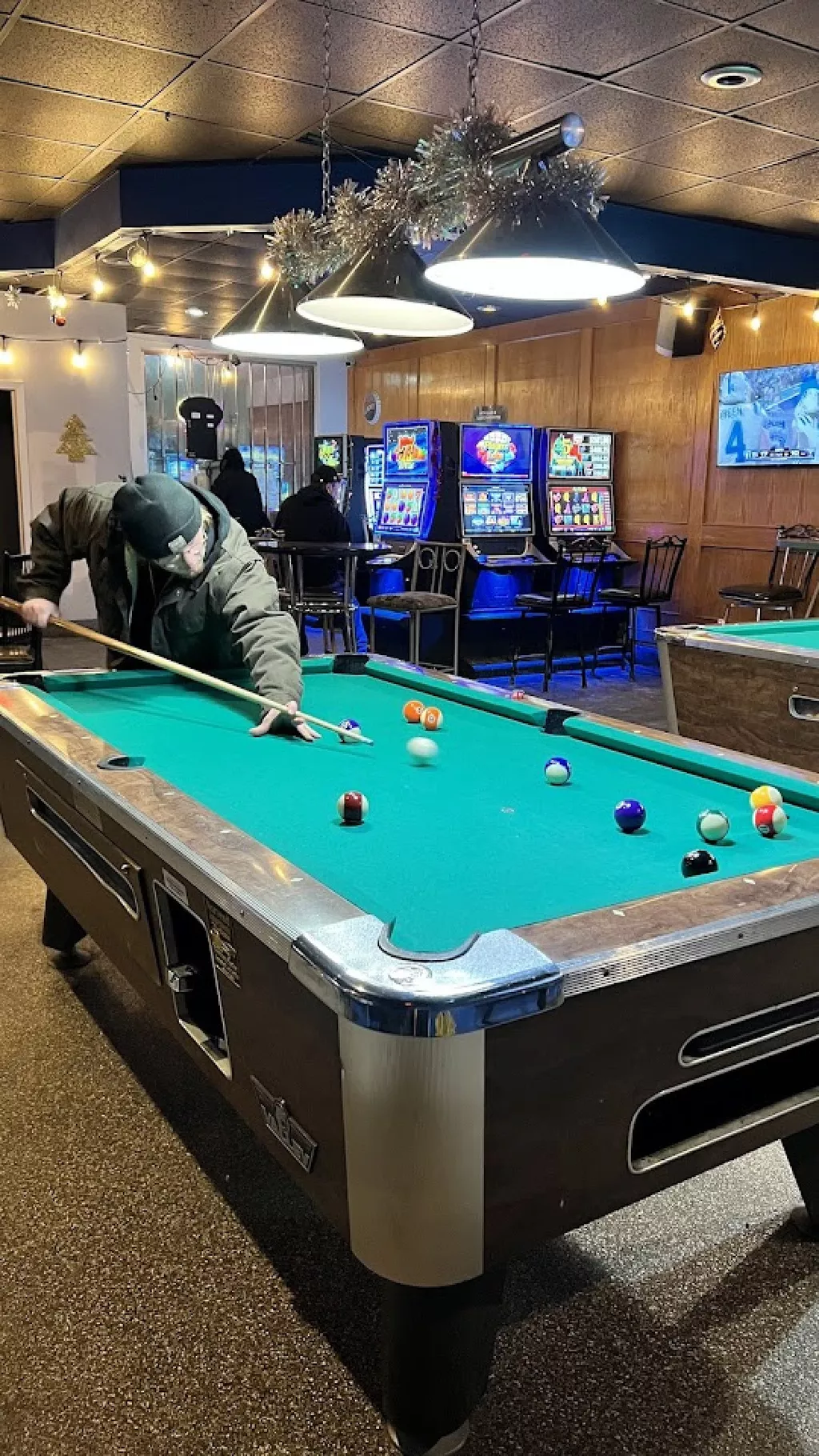 Wing's Sports Bar & Grill | Play pool in Edmonton, AB | ChalkySticks ...
