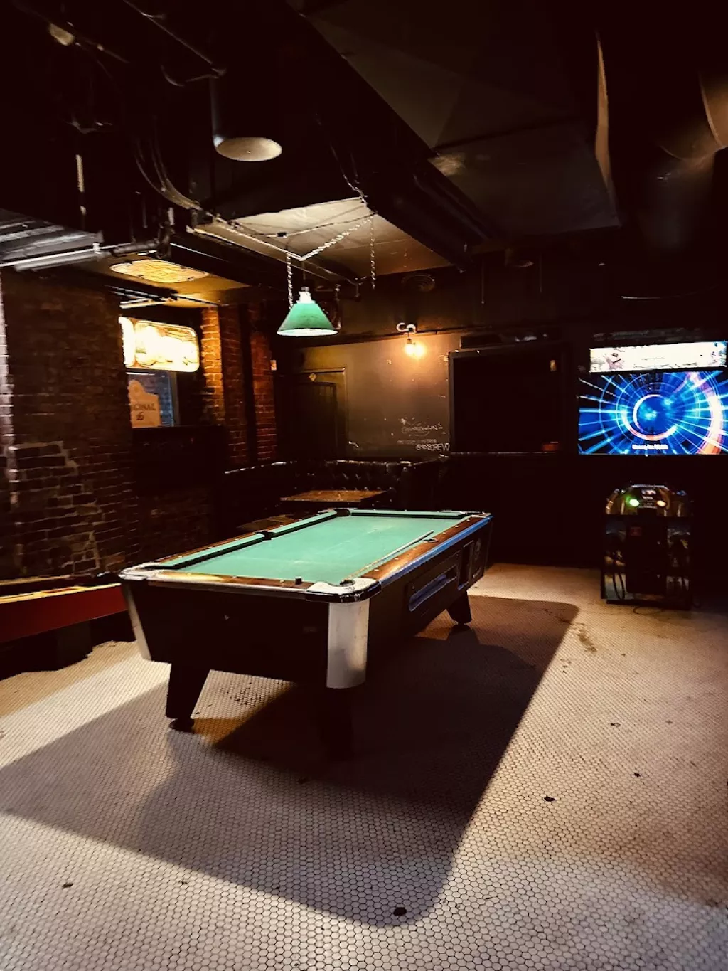 The Metropole Community Pub | Play pool in Vancouver, BC | ChalkySticks ...