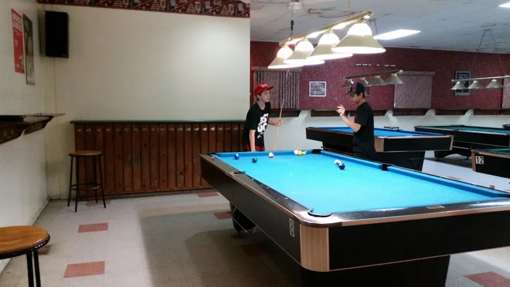 The Royal Crown Pub & Grill | Play pool in Colborne, ON | ChalkySticks ...