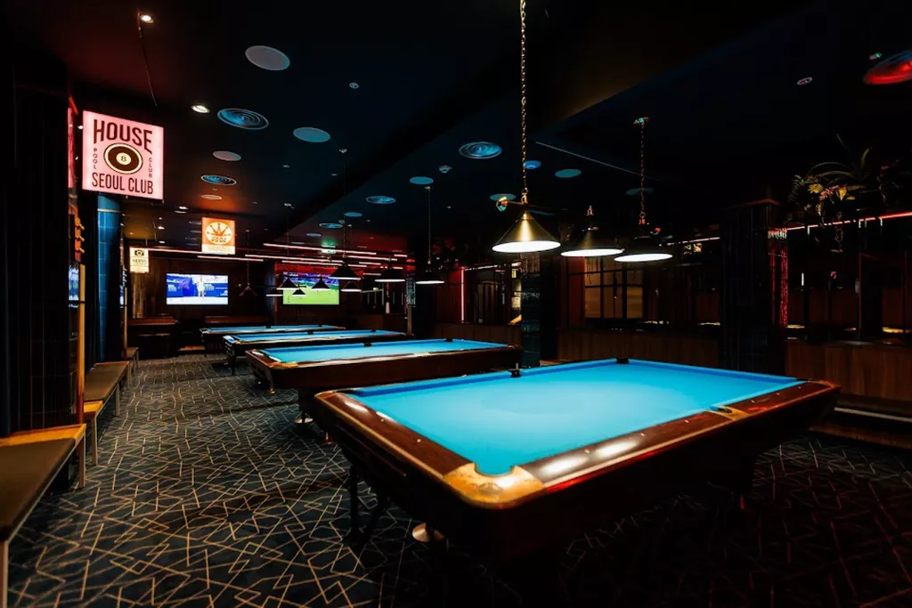 The Cue Bar | Play pool in Antwerpen, Vlaanderen | ChalkySticks - Find ...