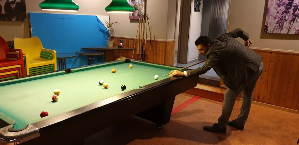 Snooker Evergreen 🎱 | Play pool in Gent, Vlaanderen