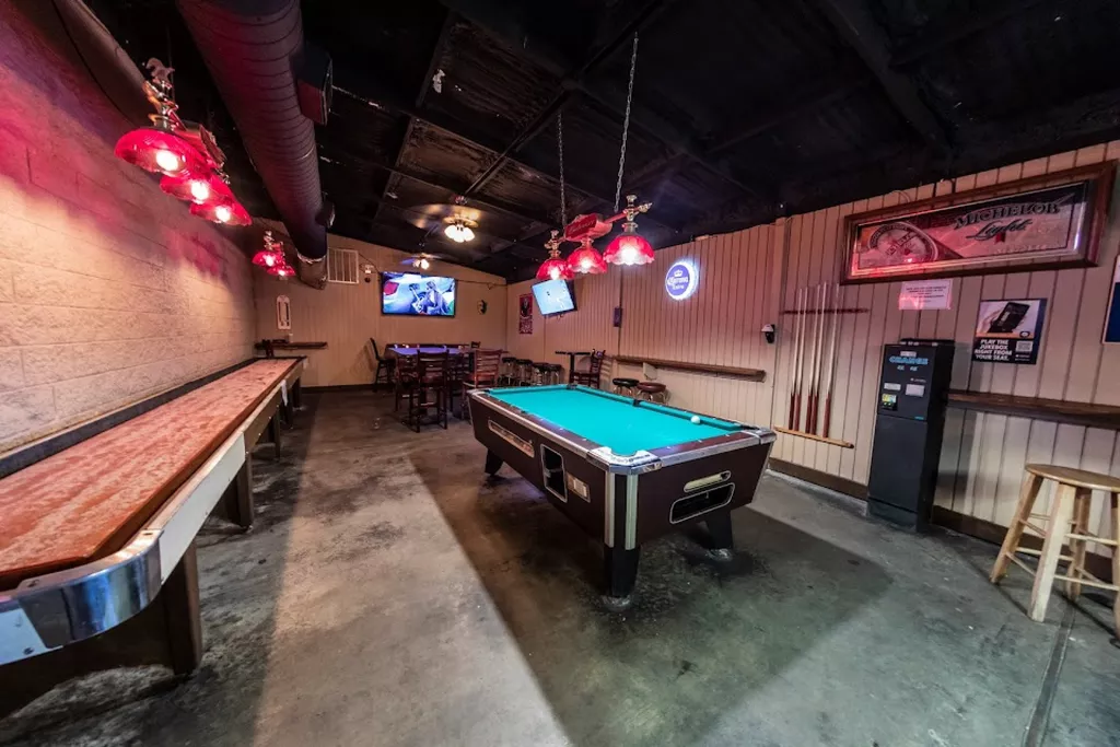 Wolfies Restaurant and Sports Bar | Play pool in Spring, TX ...