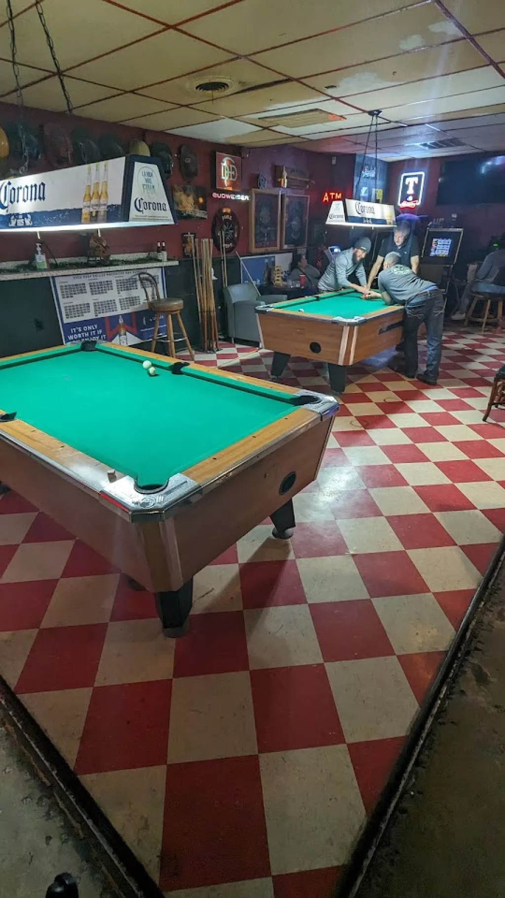 Willie's Lounge | Play pool in Dallas, TX | ChalkySticks - Find, Play ...
