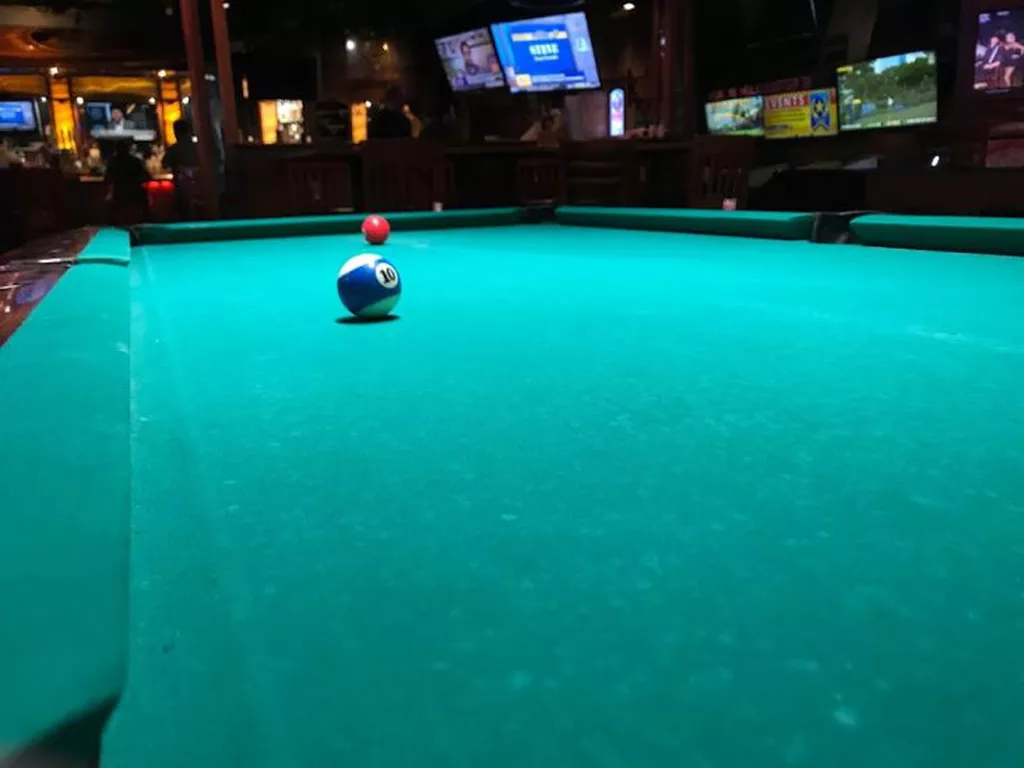Rooster Playing Pool Rooster's Bar & Grill | Play pool in Knoxville, TN | ChalkySticks ...