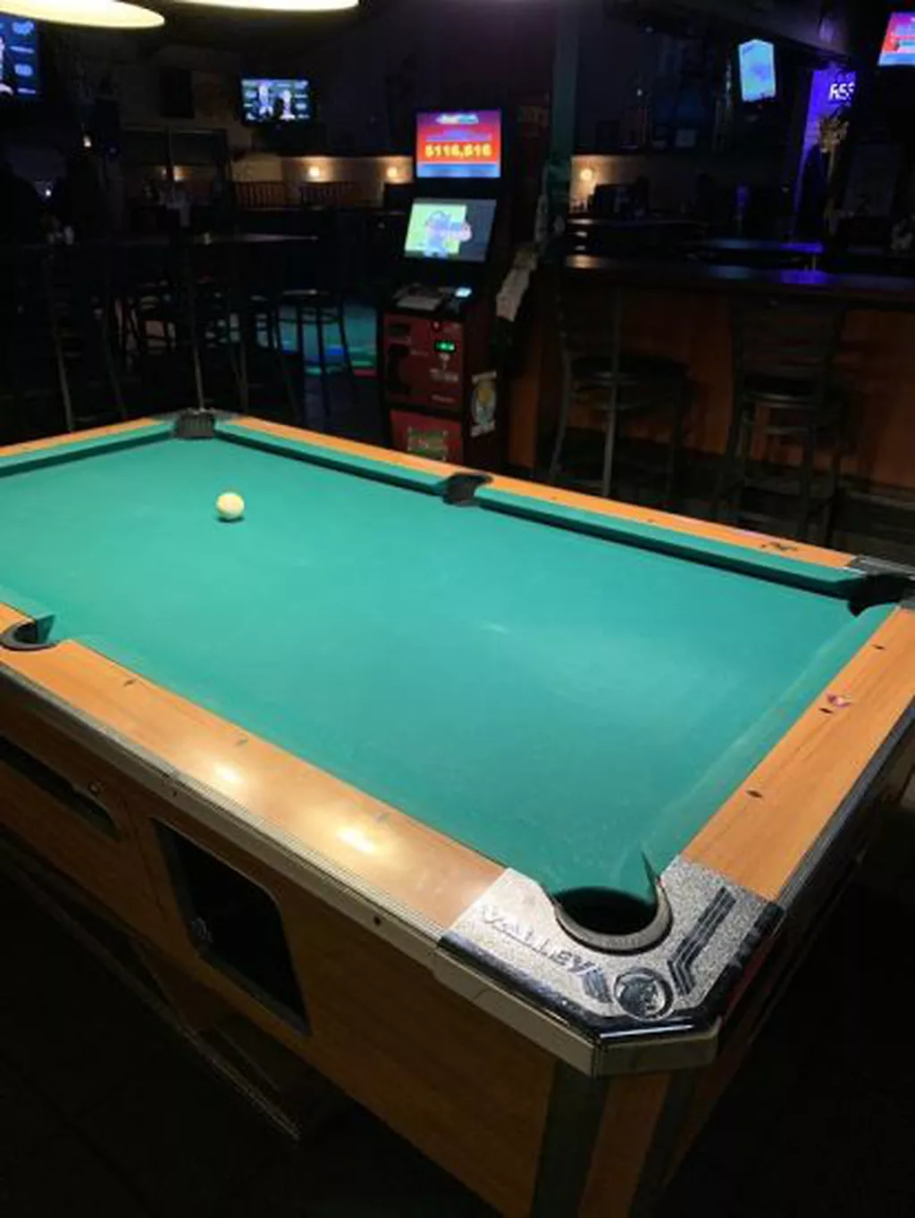 Metro Bar & Grill | Play pool in Warren, MI | ChalkySticks - Find, Play ...