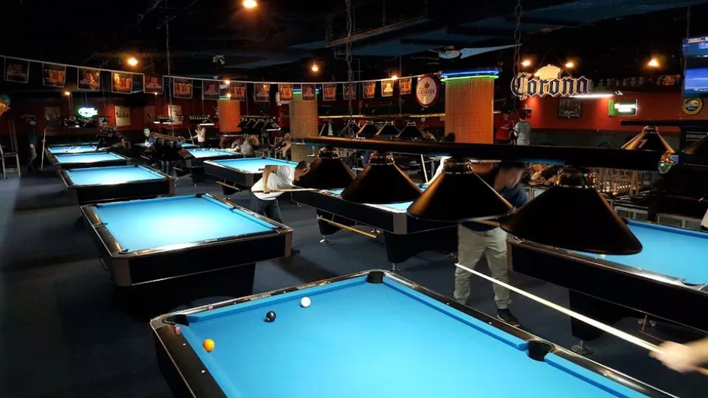 FunMix/Billiards&Esports& Mahjong | Play pool in Toronto, ON ...