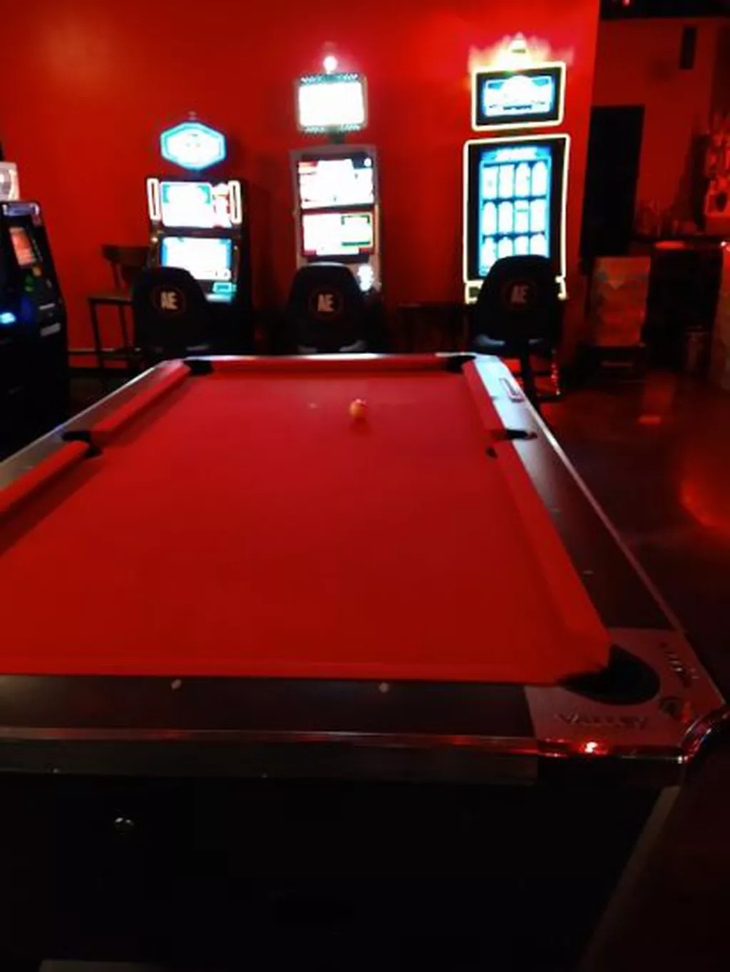 Que Ball Billiards & Bar | Play pool in Bridgeview, IL | ChalkySticks ...